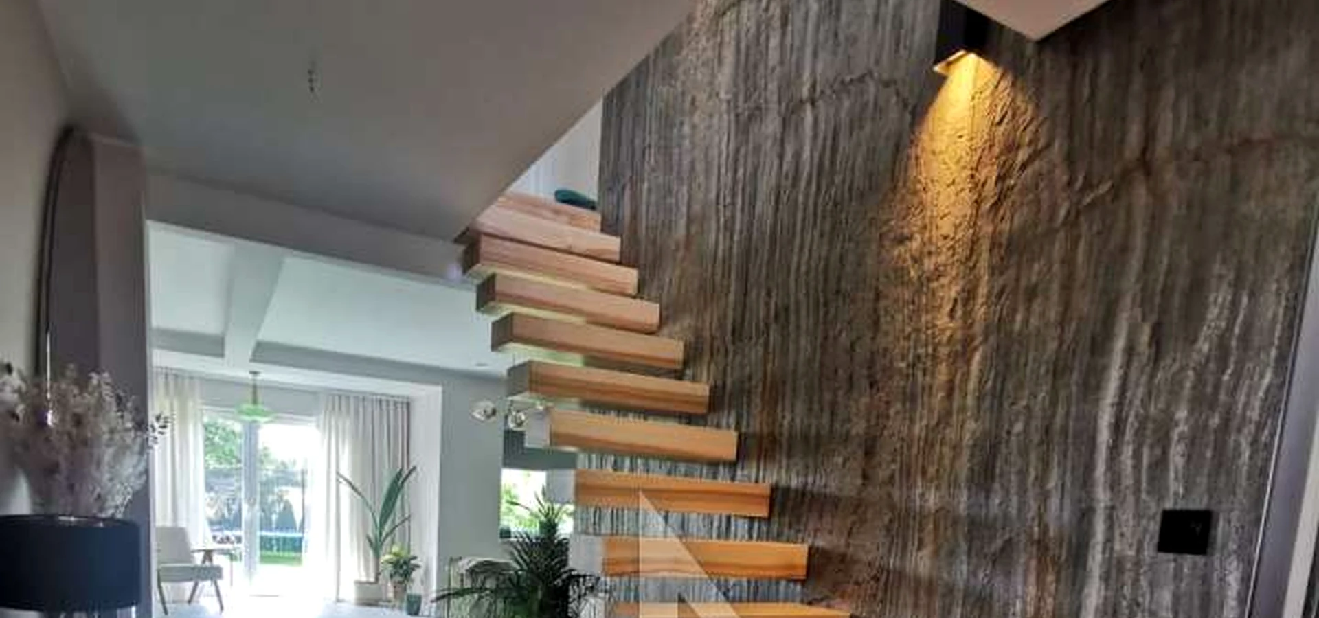Staircase & Hallway Stone Veneer Walls — HSK International India